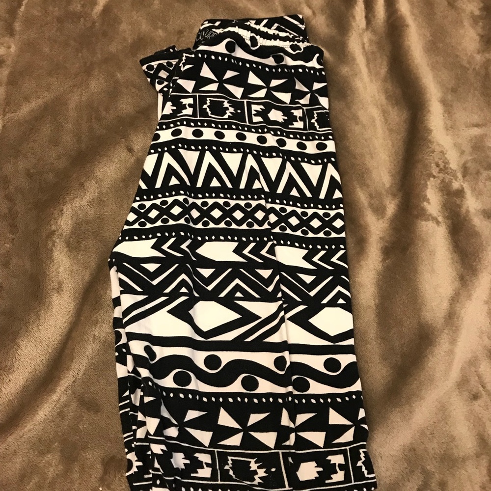 Fashion leggings. Super stretchy/soft